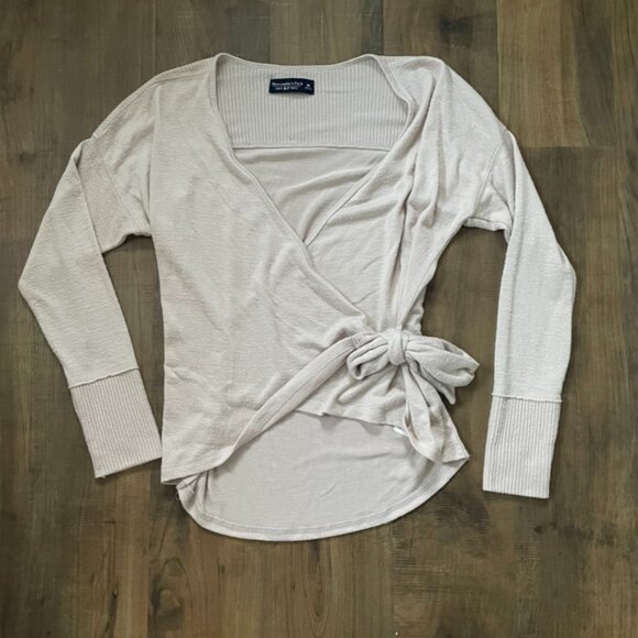 Abercrombie & Fitch Soft A&F Cozy Wrap Tie Front Sweater Top Beige Medium - Picture 1 of 6